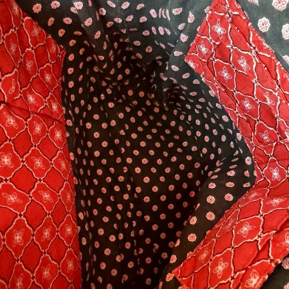Croft & Barrow Tote Quilted Red Black Print Zipper Pockets Medium Cottage Cute
